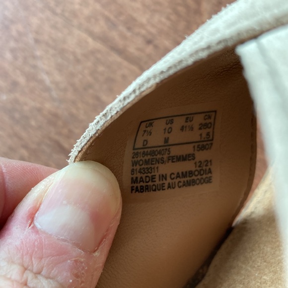 Clarks Elayne Cross Sandals (Sand Suede) - Picture 4 of 8